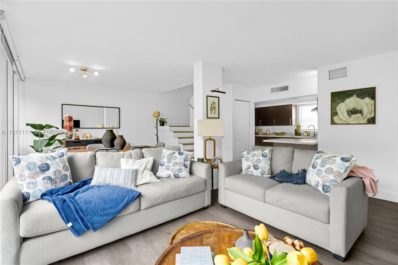 830 NW 87th Ave, Unit 406, Miami, FL 33172 Photo