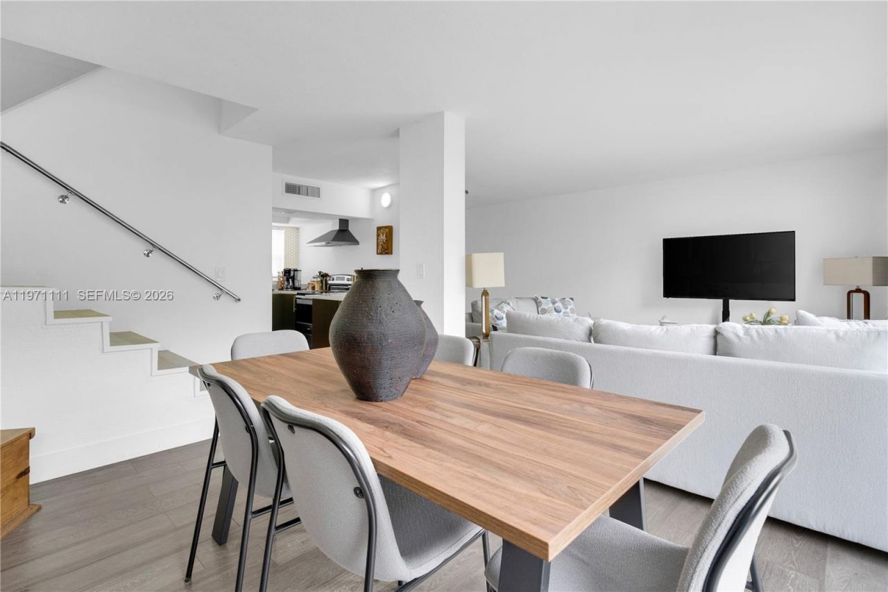 830 NW 87th Ave, Unit 406, Miami, FL 33172 Photo