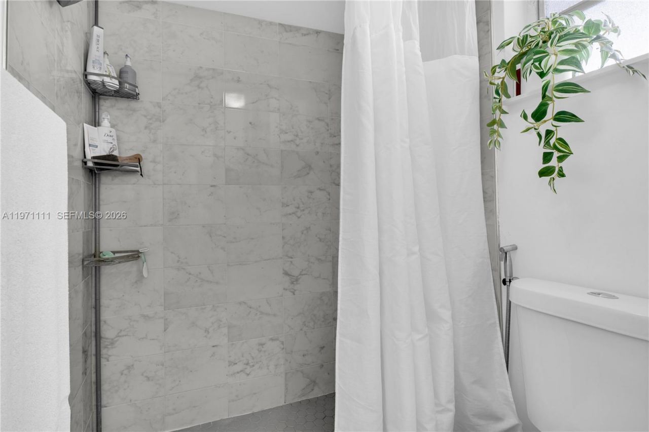 830 NW 87th Ave, Unit 406, Miami, FL 33172 Photo