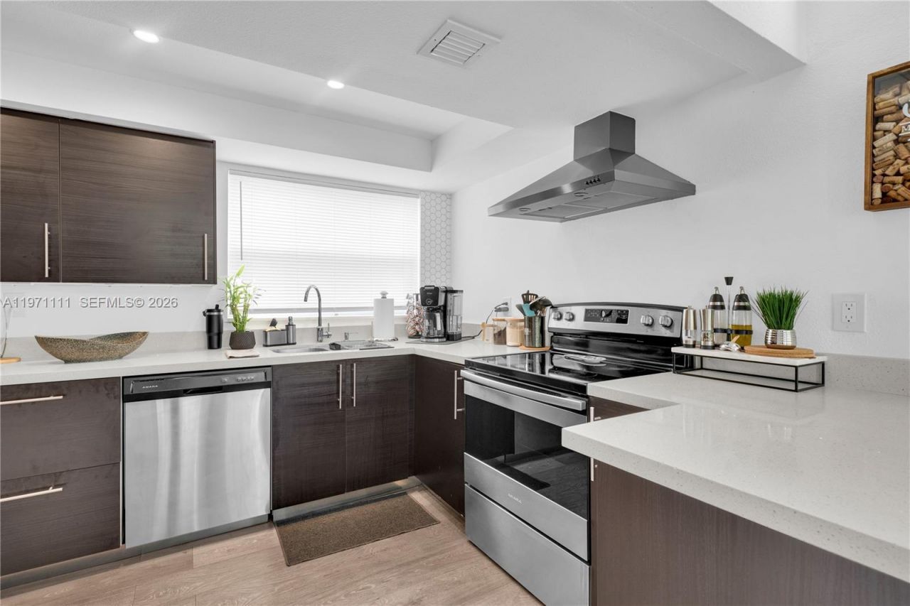 830 NW 87th Ave, Unit 406, Miami, FL 33172 Photo