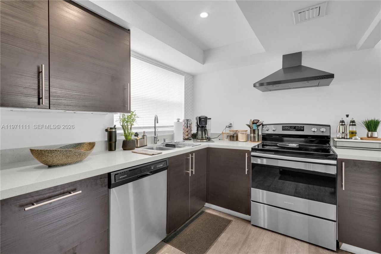 830 NW 87th Ave, Unit 406, Miami, FL 33172 Photo