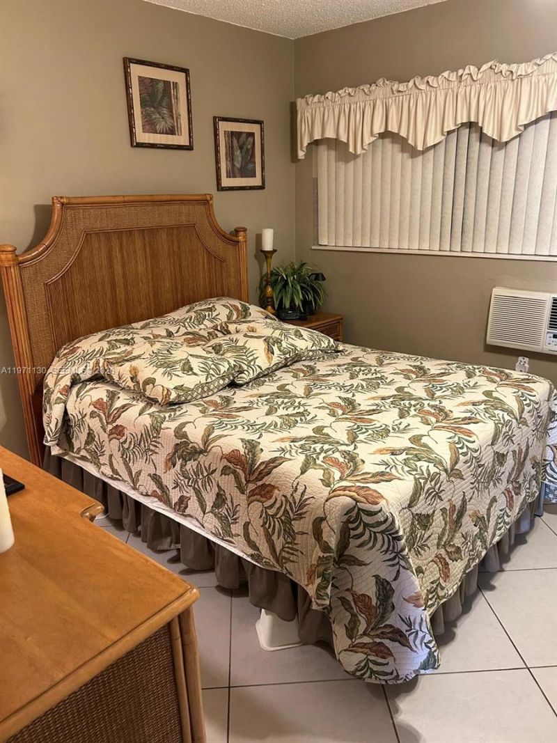 920 SW 11th Ave, Unit 9D, Hallandale Beach, FL 33009 Photo