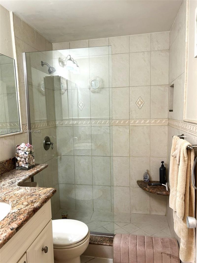 920 SW 11th Ave, Unit 9D, Hallandale Beach, FL 33009 Photo