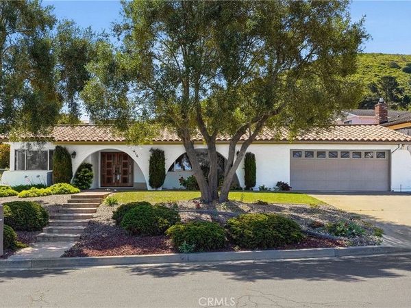 616 University, Lompoc, CA 93436