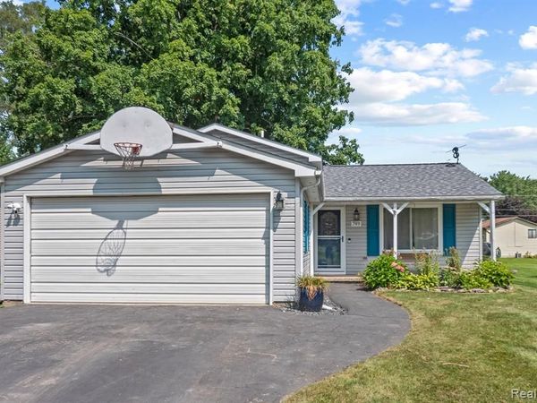 749 Mariday Street, Lake Orion Vlg, MI 48362