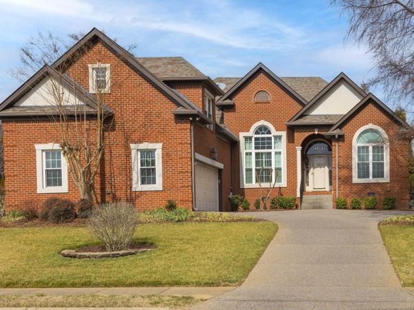 104 Stoneway , Hendersonville, TN 37075