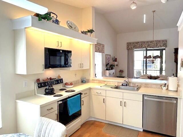 10415 S Circle Lake Drive, Unit 201, Boynton Beach, FL 33437 Photo