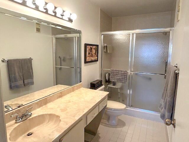 10415 S Circle Lake Drive, Unit 201, Boynton Beach, FL 33437 Photo