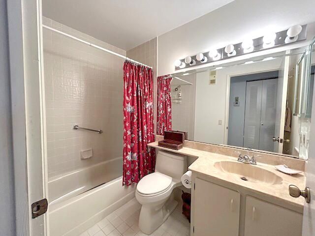 10415 S Circle Lake Drive, Unit 201, Boynton Beach, FL 33437 Photo