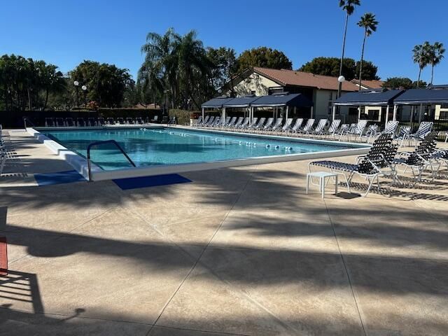 10415 S Circle Lake Drive, Unit 201, Boynton Beach, FL 33437 Photo