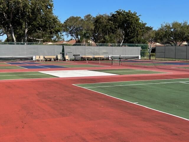 10415 S Circle Lake Drive, Unit 201, Boynton Beach, FL 33437 Photo