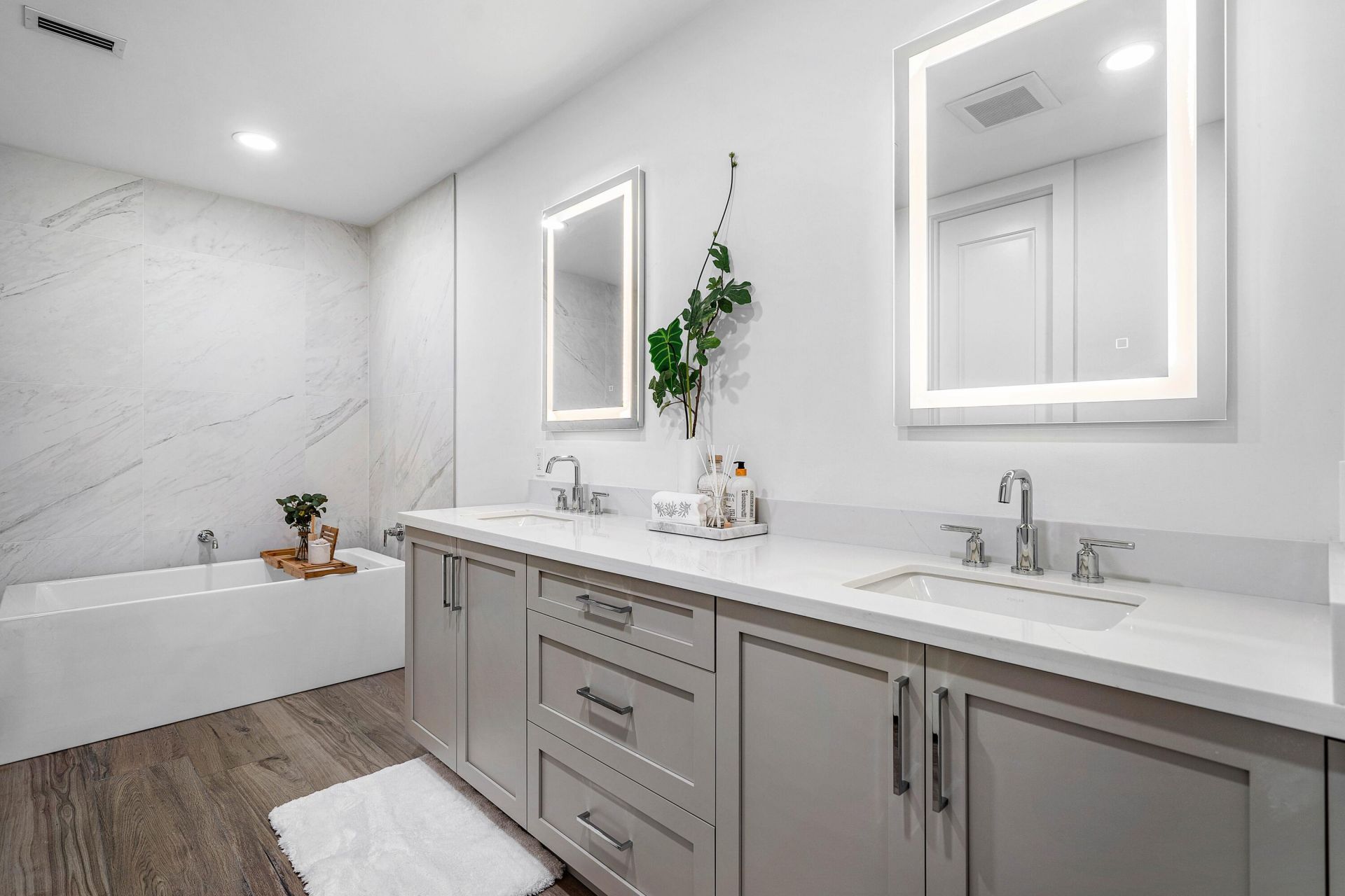 184 Lake Drive, Unit 2-104, Palm Beach Shores, FL 33404 Photo