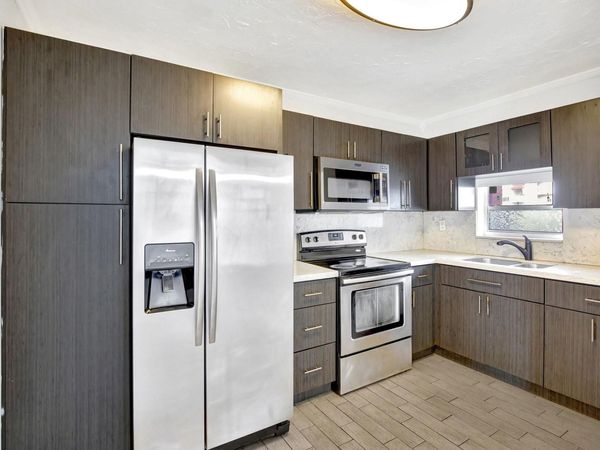 9400 N Hollybrook Lake Dr, Unit 105, Pembroke Pines, FL 33025