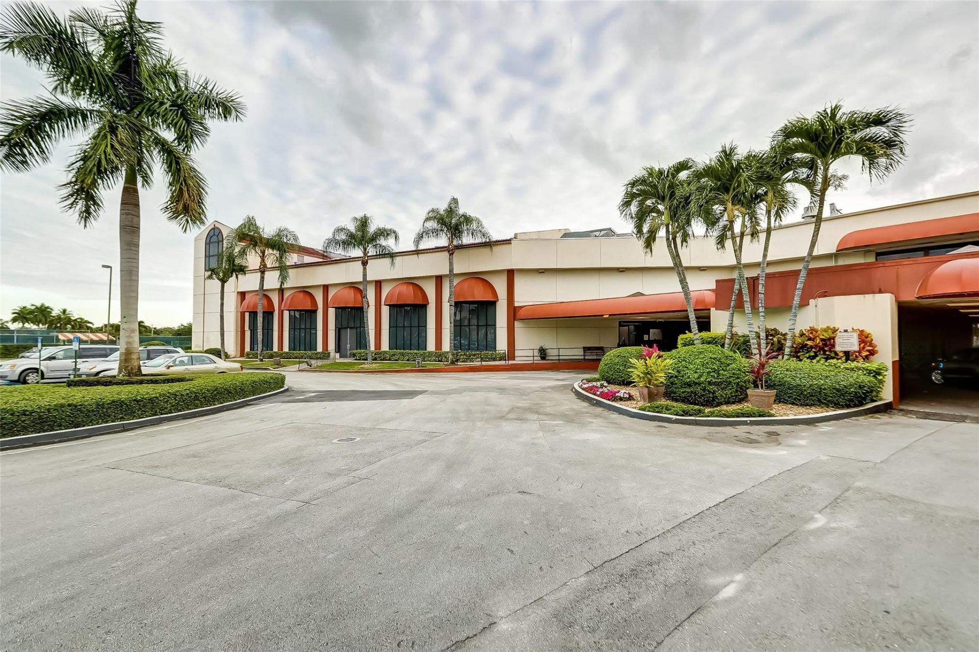9400 N Hollybrook Lake Drive, Unit 105, Pembroke Pines, FL 33025 Photo