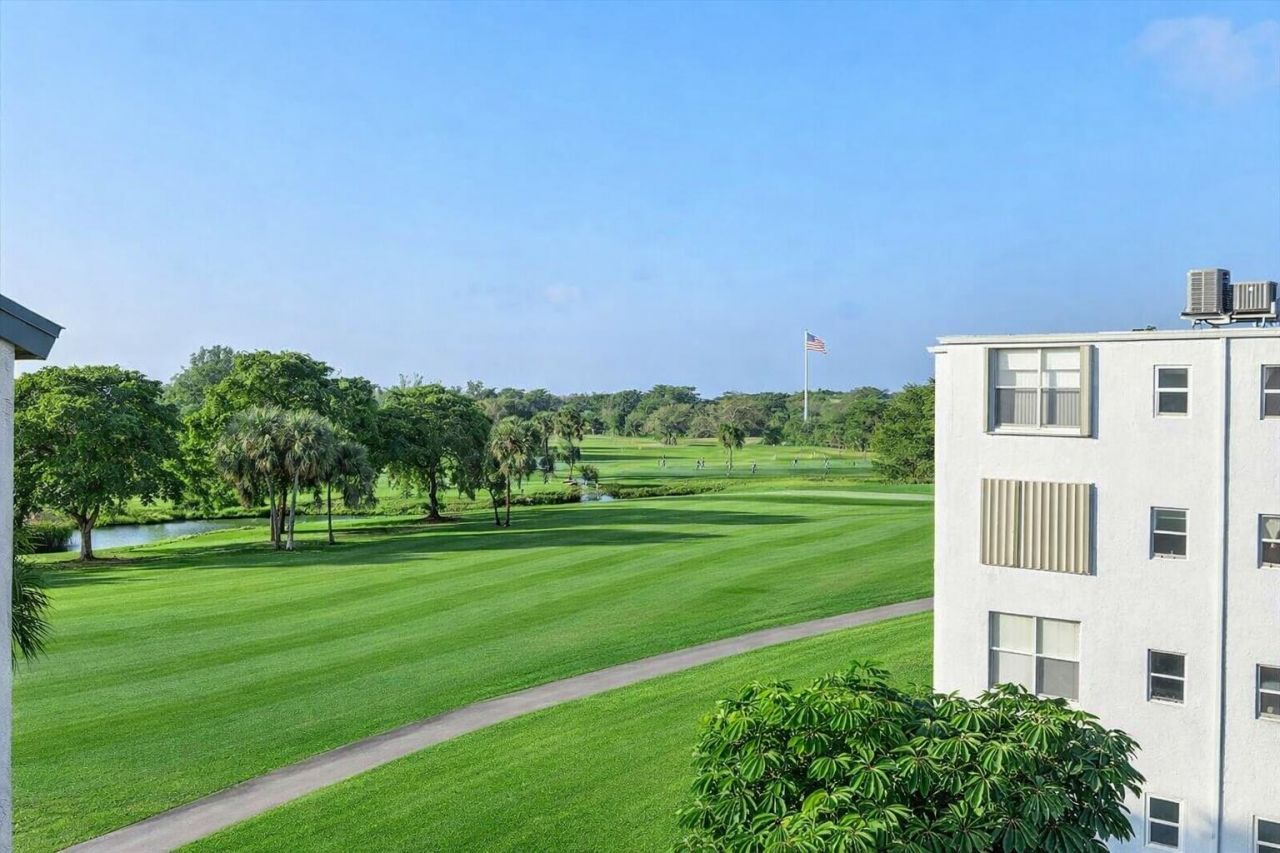 7610 NW 18th Street, Unit 305, Margate, FL 33063 Photo