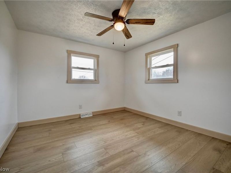 362 Jettie Avenue NE, Canton, OH 44730 Photo 16