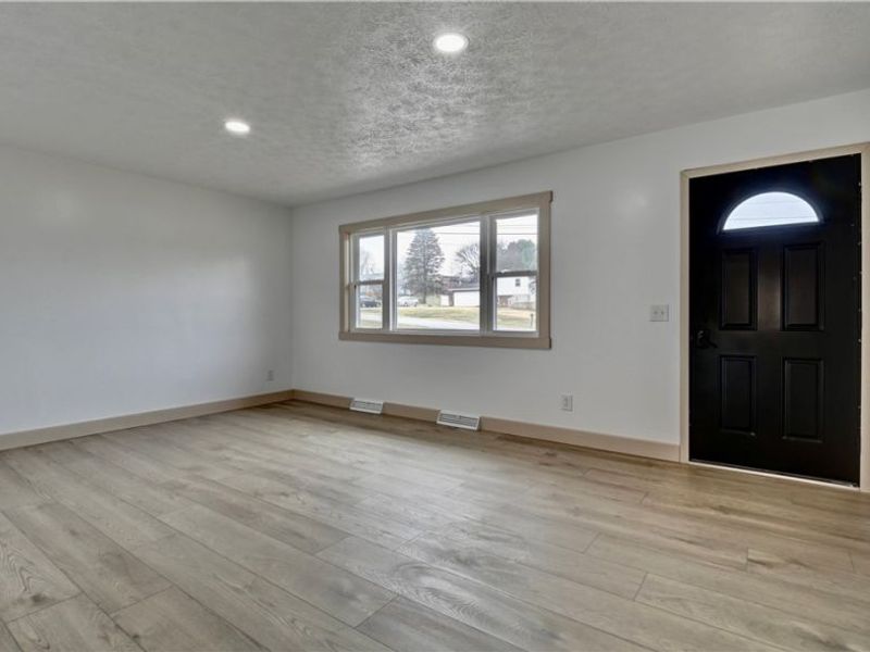 362 Jettie Avenue NE, Canton, OH 44730 Photo 6