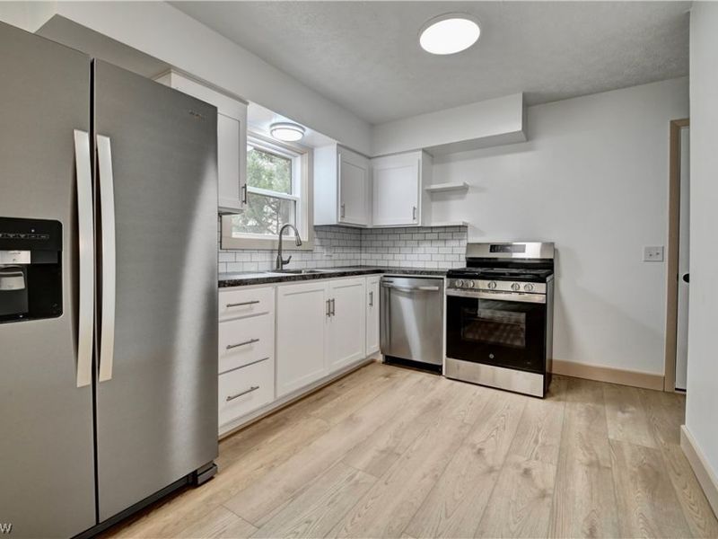 362 Jettie Avenue NE, Canton, OH 44730 Photo 9