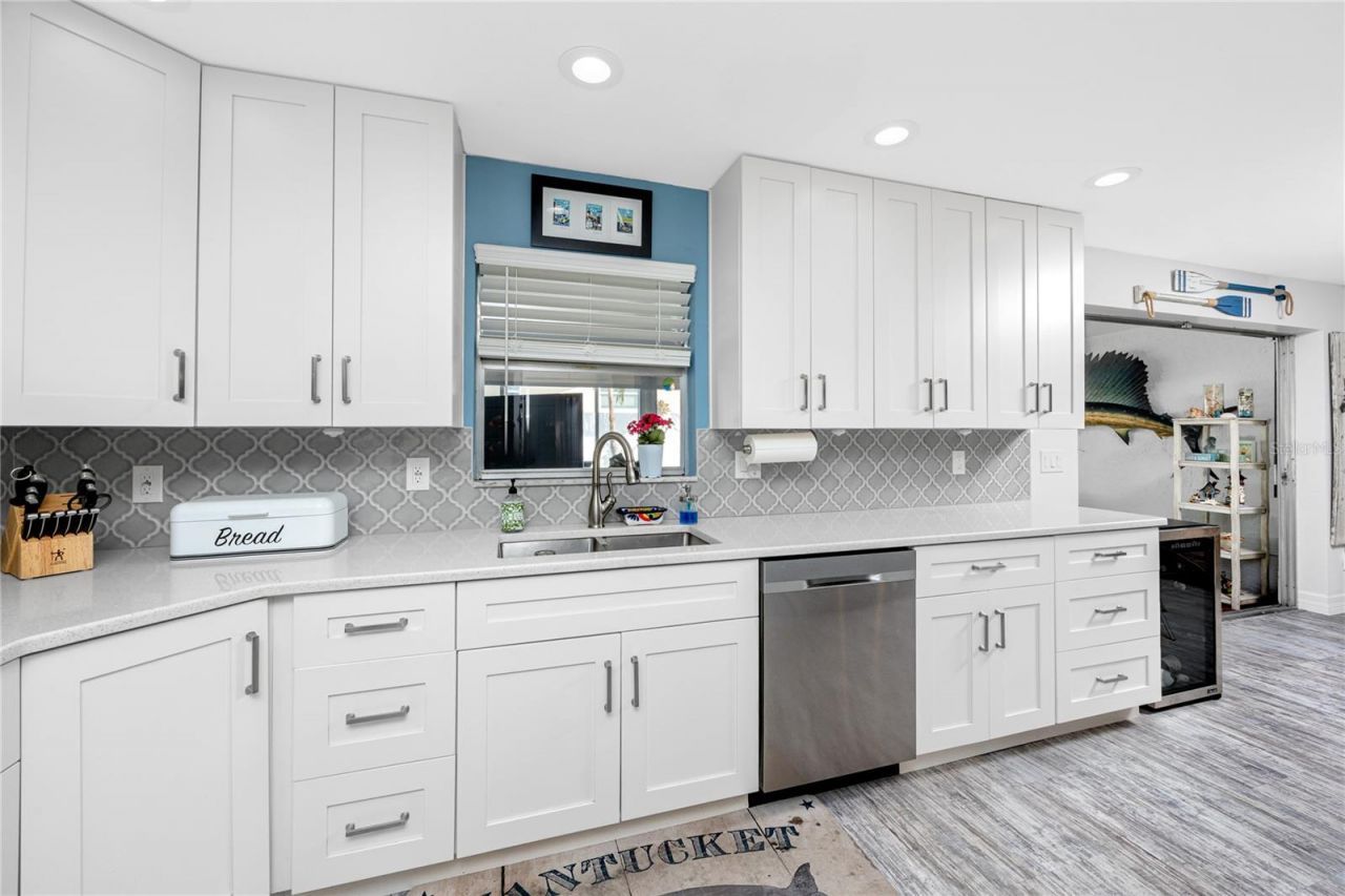 6911 121st Street, Seminole, FL 33772 Photo