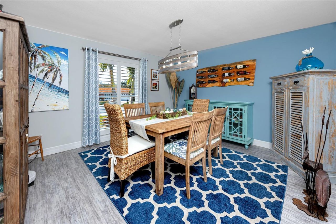 6911 121st Street, Seminole, FL 33772 Photo