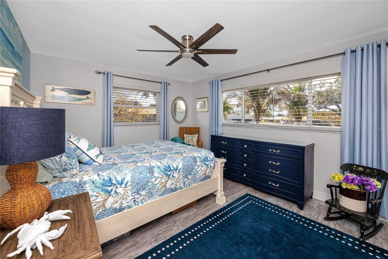 6911 121st Street, Seminole, FL 33772 Photo