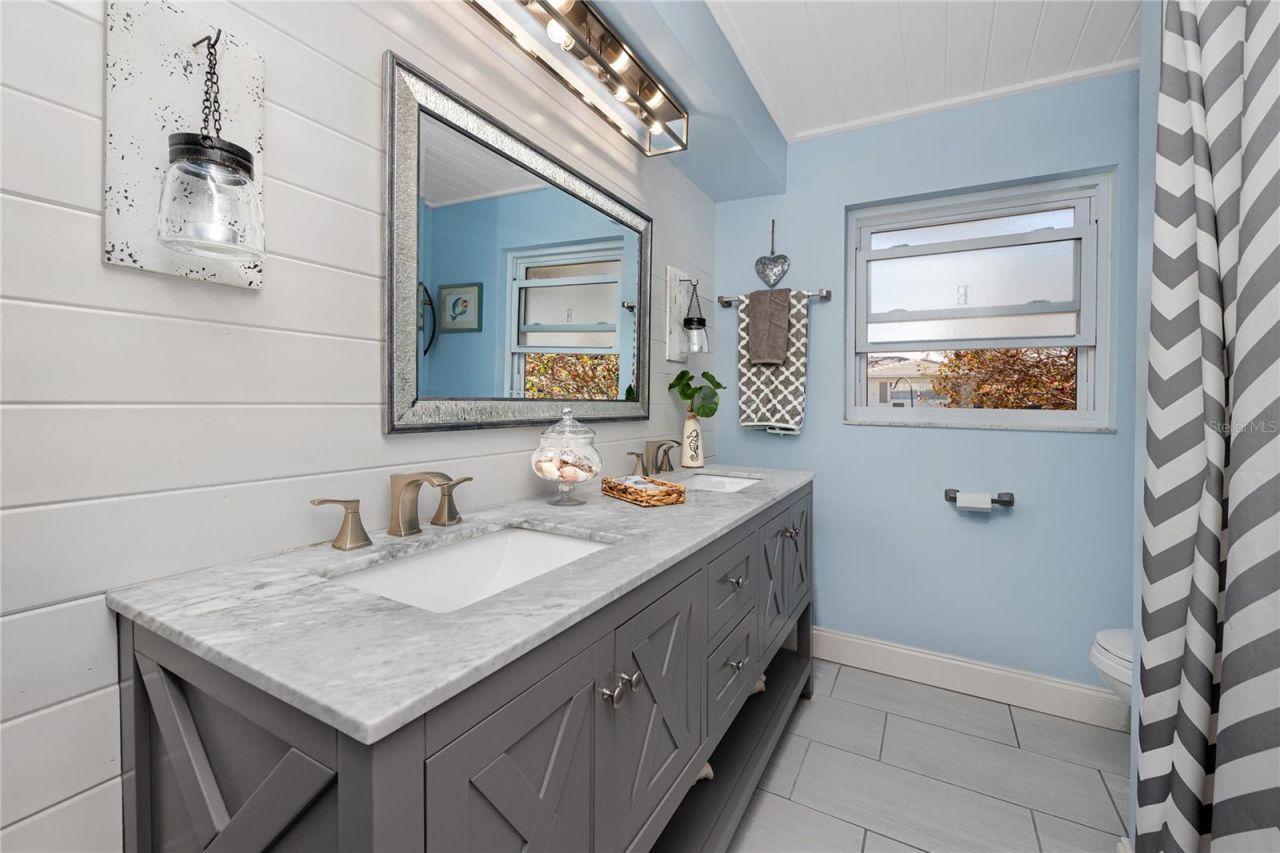 6911 121st Street, Seminole, FL 33772 Photo