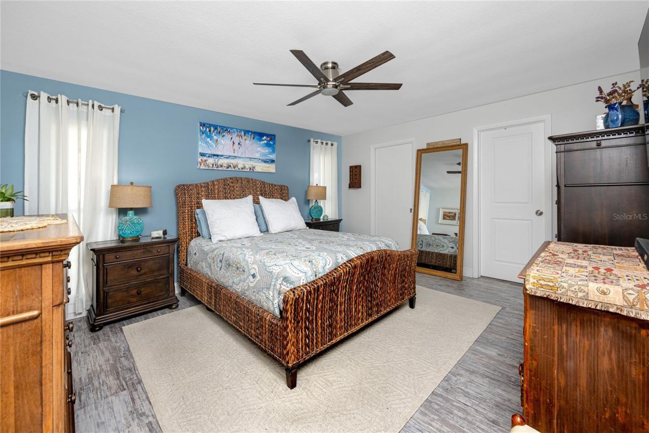 6911 121st Street, Seminole, FL 33772 Photo