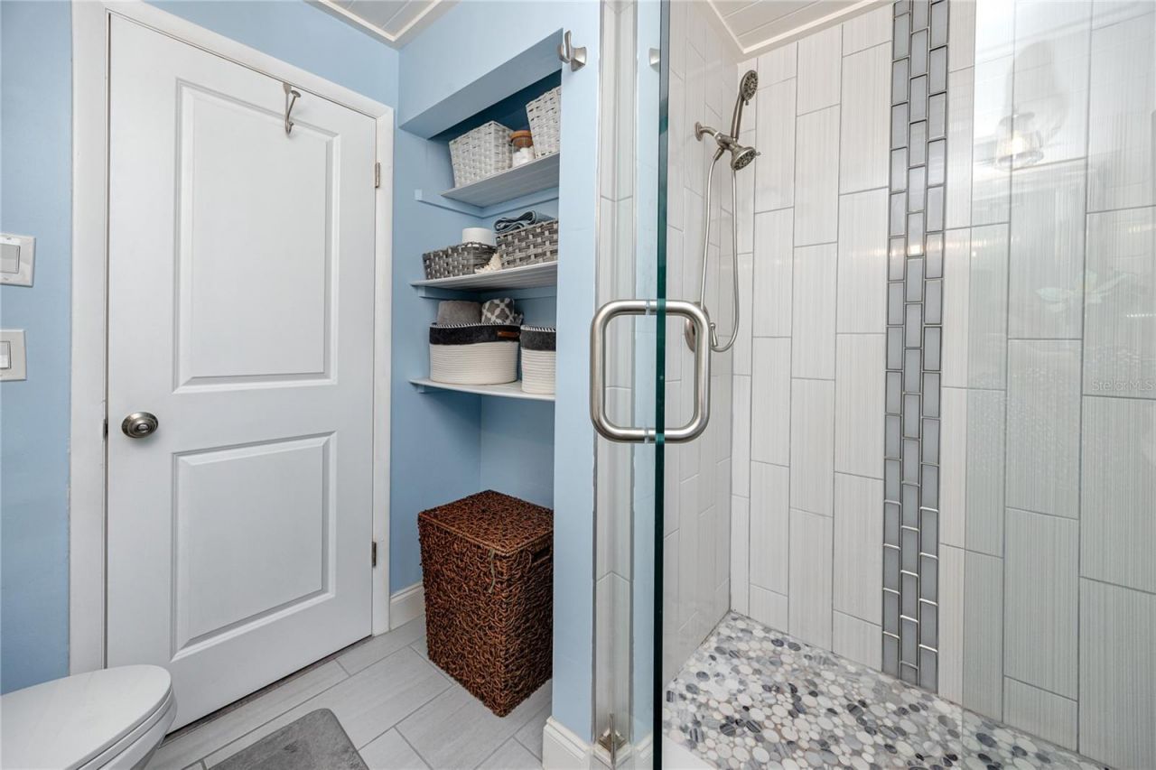 6911 121st Street, Seminole, FL 33772 Photo