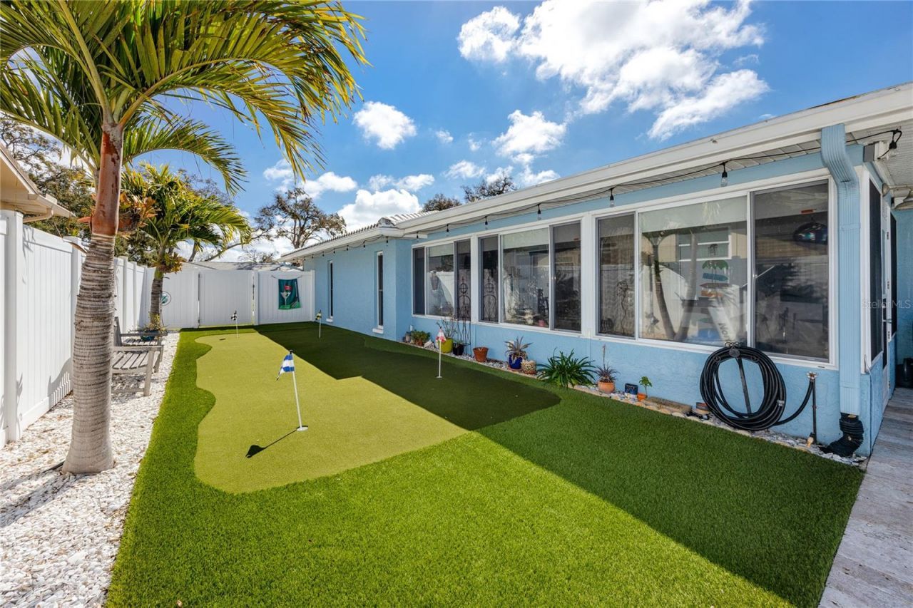 6911 121st Street, Seminole, FL 33772 Photo