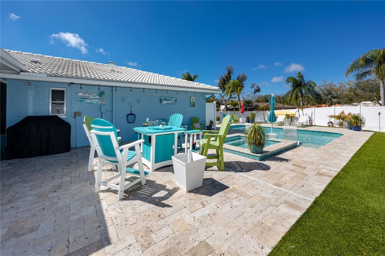 6911 121st Street, Seminole, FL 33772 Photo