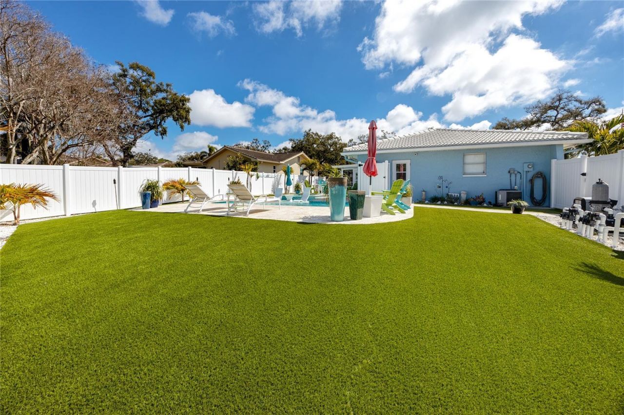 6911 121st Street, Seminole, FL 33772 Photo