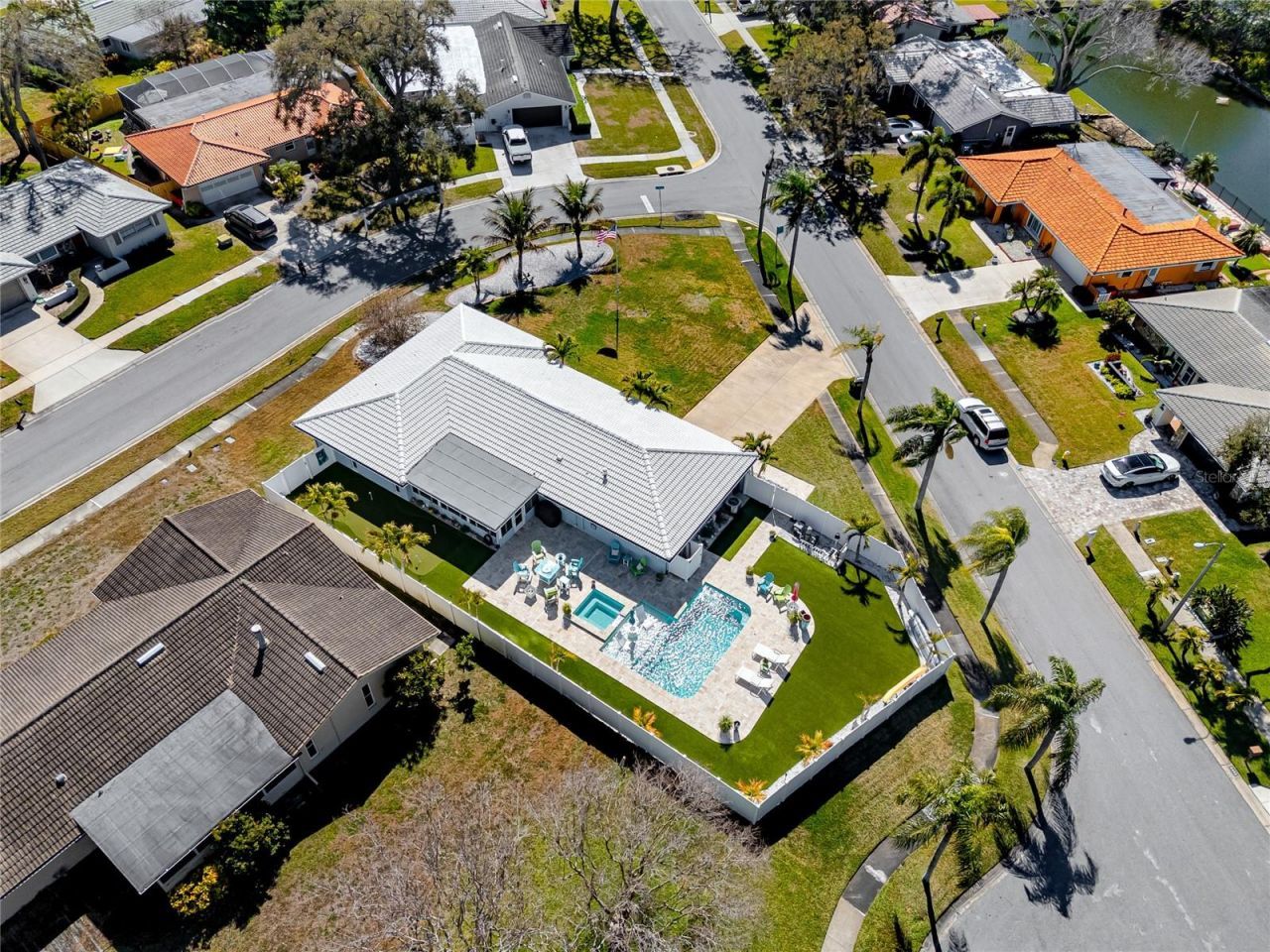 6911 121st Street, Seminole, FL 33772 Photo