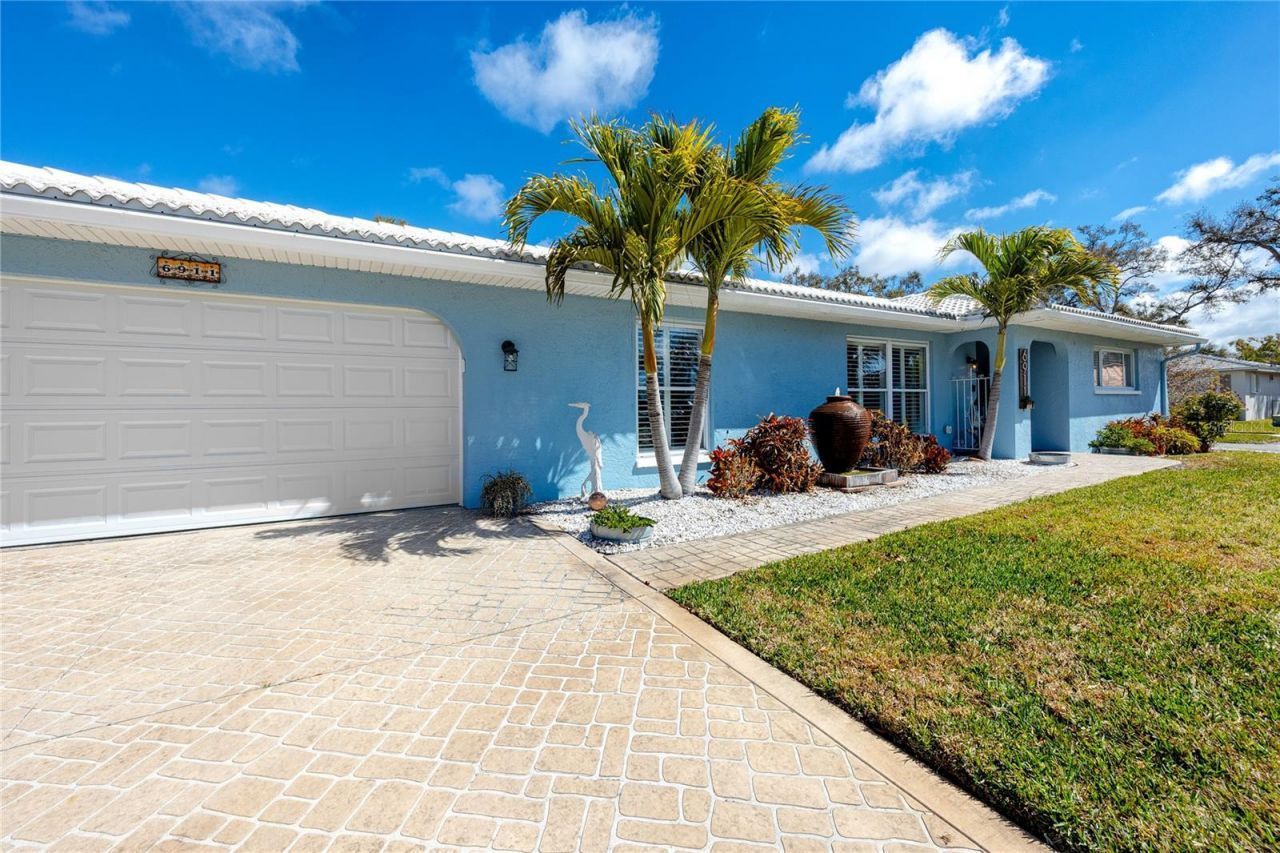 6911 121st Street, Seminole, FL 33772 Photo