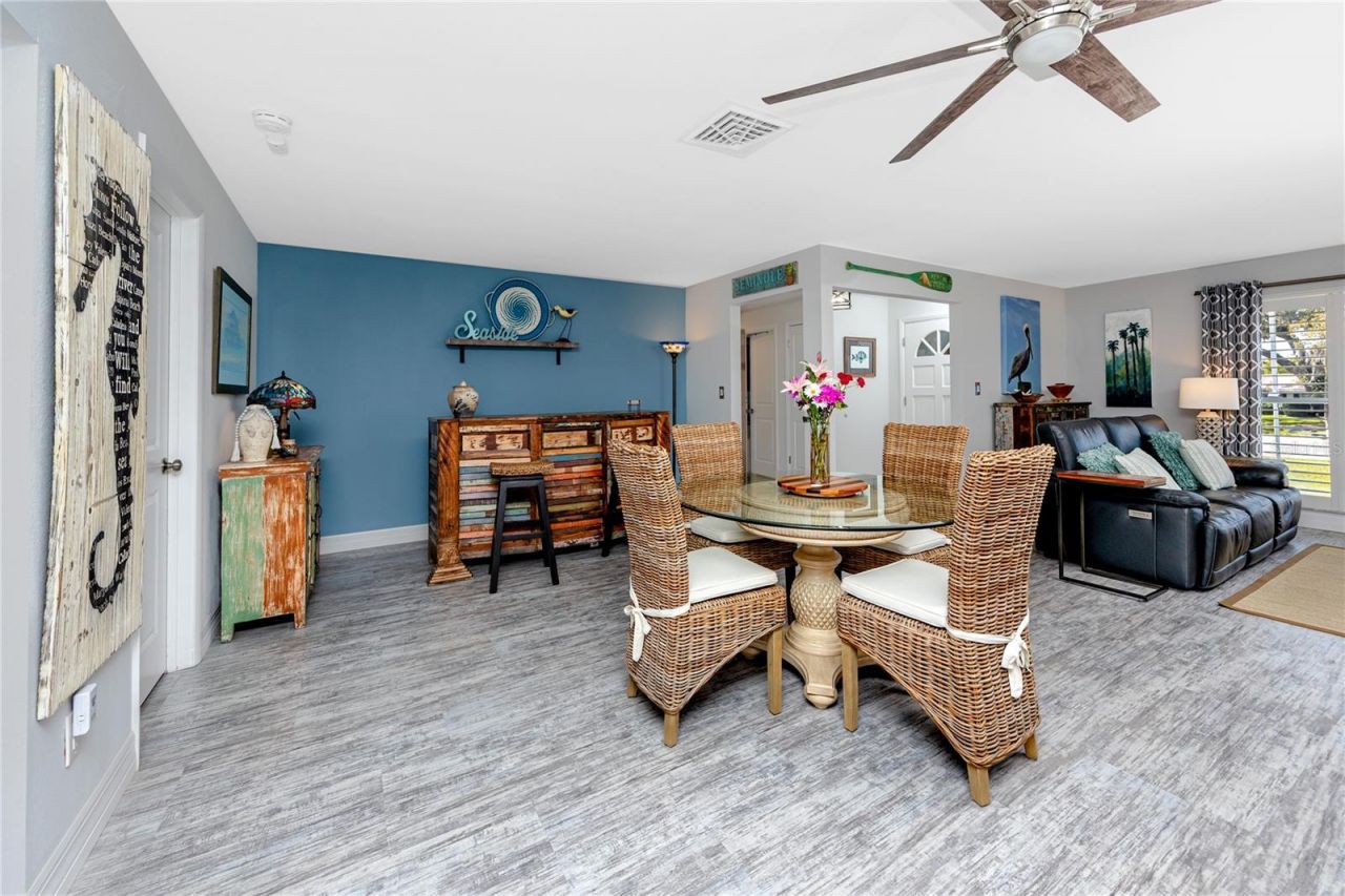 6911 121st Street, Seminole, FL 33772 Photo