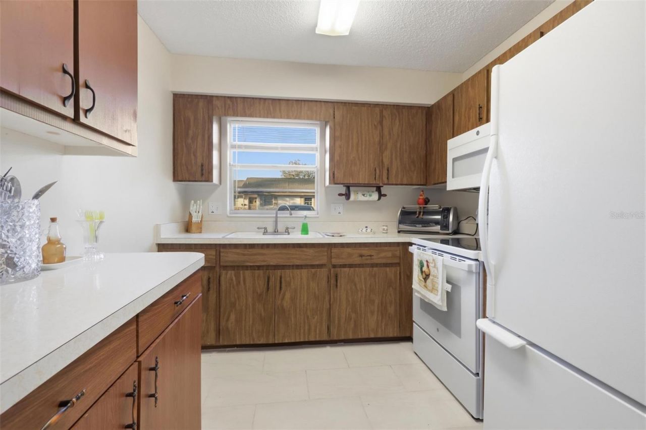 151 N Hill Avenue, Unit 100, Deland, FL 32724 Photo