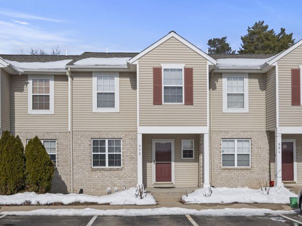 992 Ada Place Drive SE, Grand Rapids, MI 49546