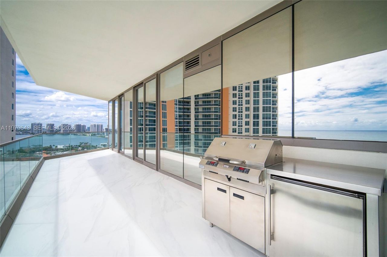 18975 Collins Ave , Unit 1604, Sunny Isles Beach, FL 33160 Photo