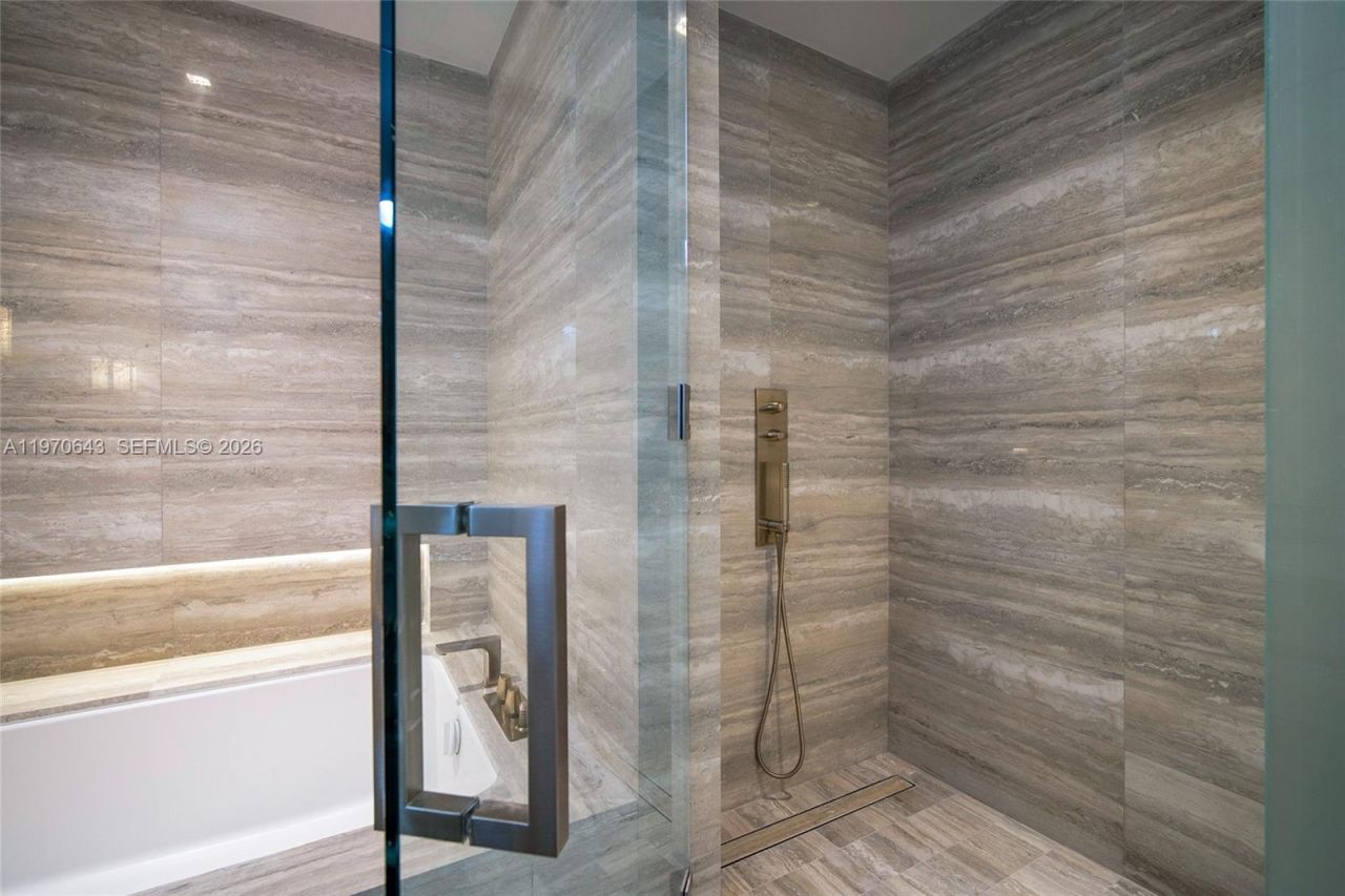 18975 Collins Ave , Unit 1604, Sunny Isles Beach, FL 33160 Photo