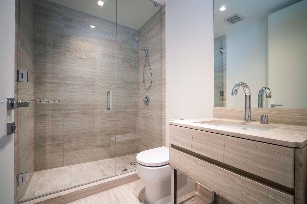 18975 Collins Ave , Unit 1604, Sunny Isles Beach, FL 33160 Photo