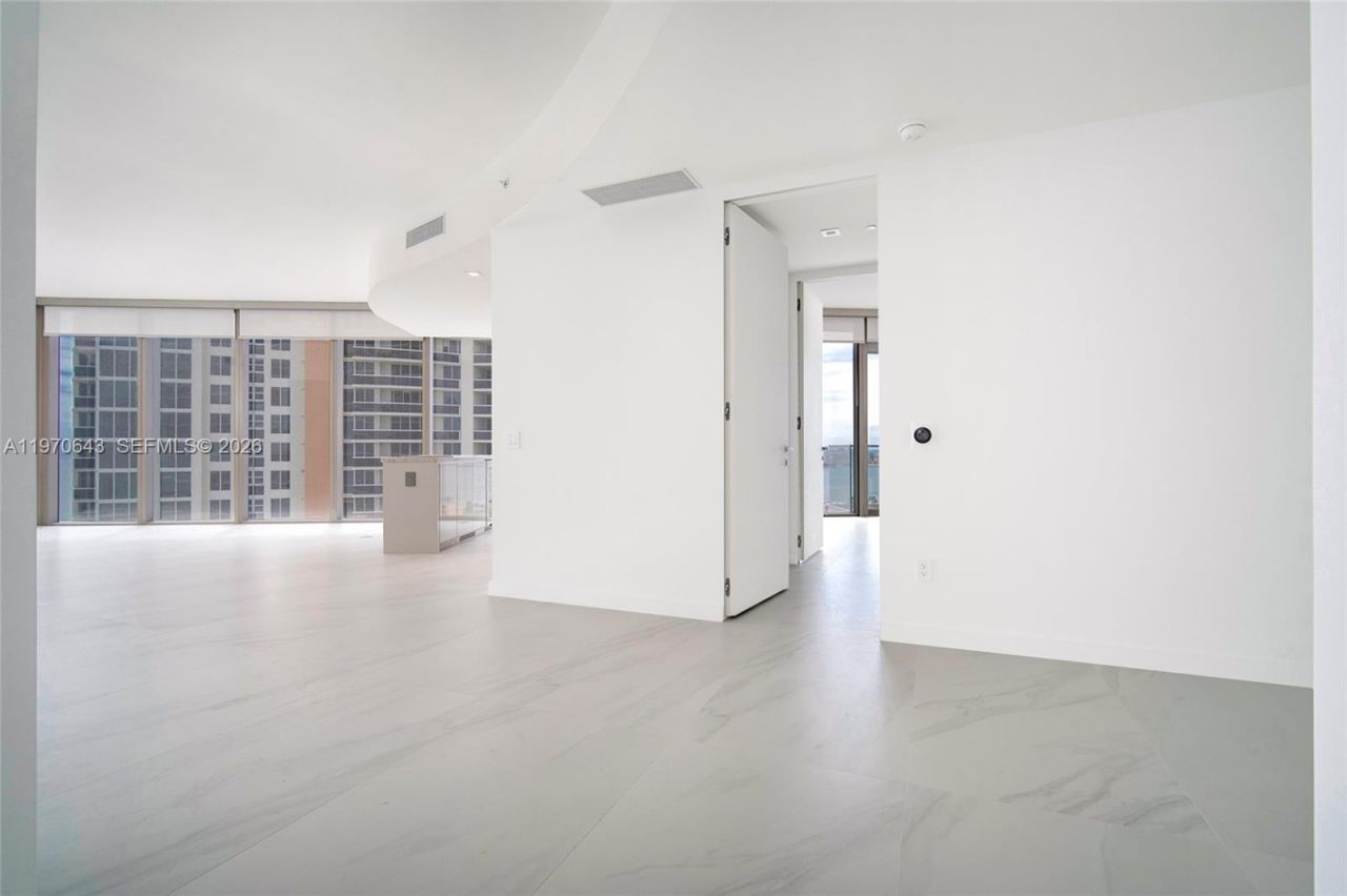 18975 Collins Ave , Unit 1604, Sunny Isles Beach, FL 33160 Photo
