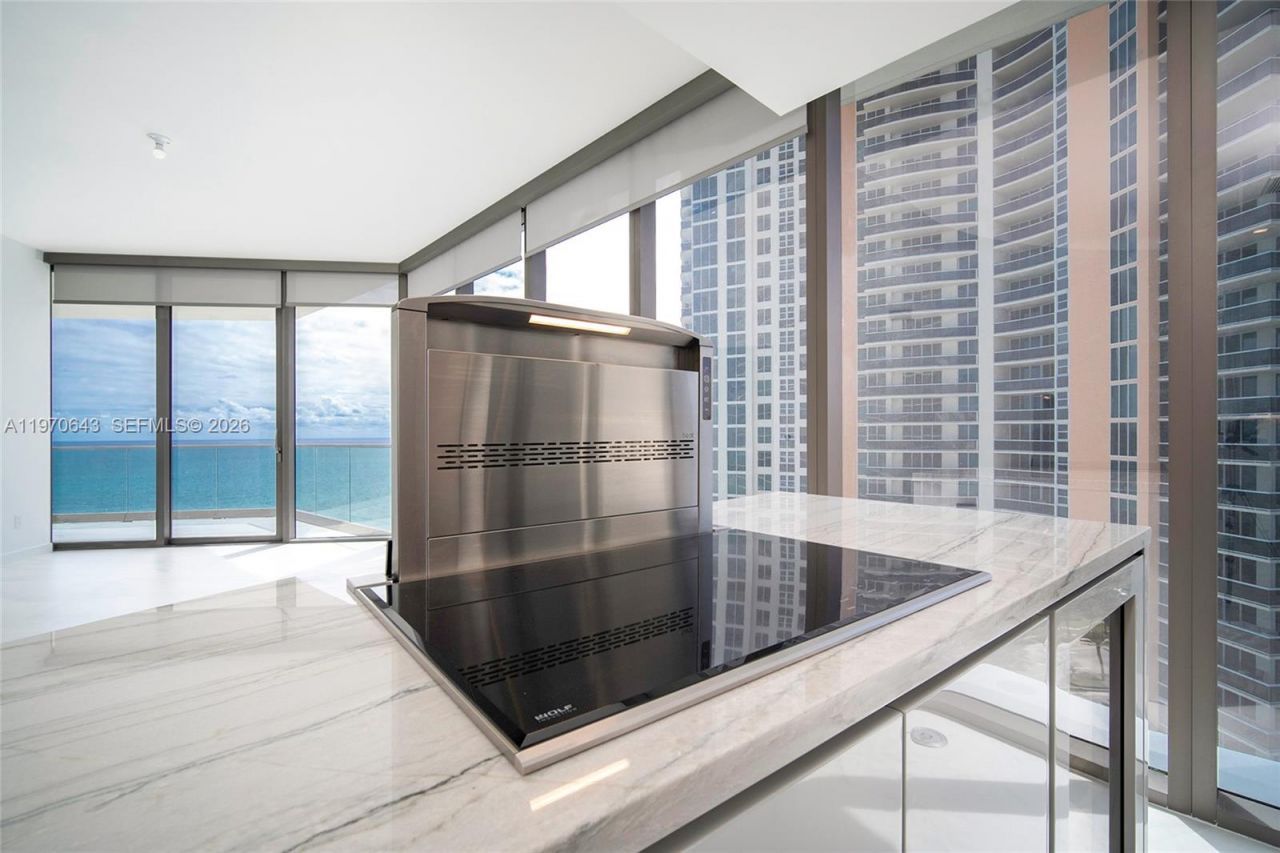 18975 Collins Ave , Unit 1604, Sunny Isles Beach, FL 33160 Photo