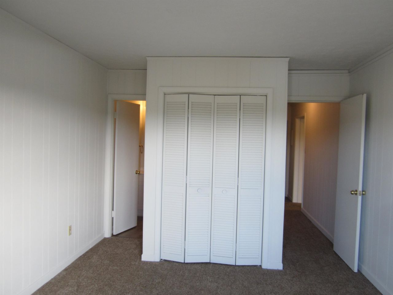 9501 Shore Dr. Photo 7