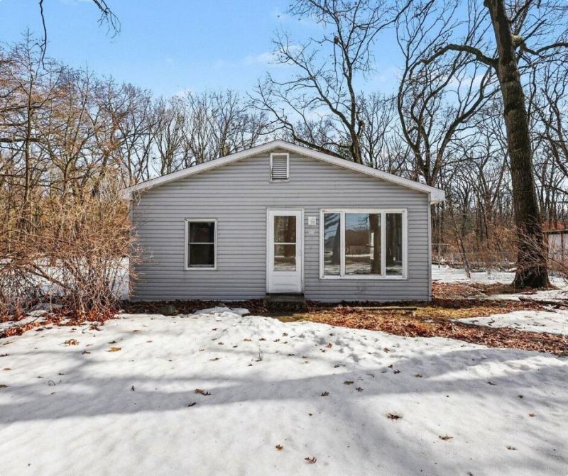 54 S Sheridan Drive, Muskegon, MI 49442 Main Photo