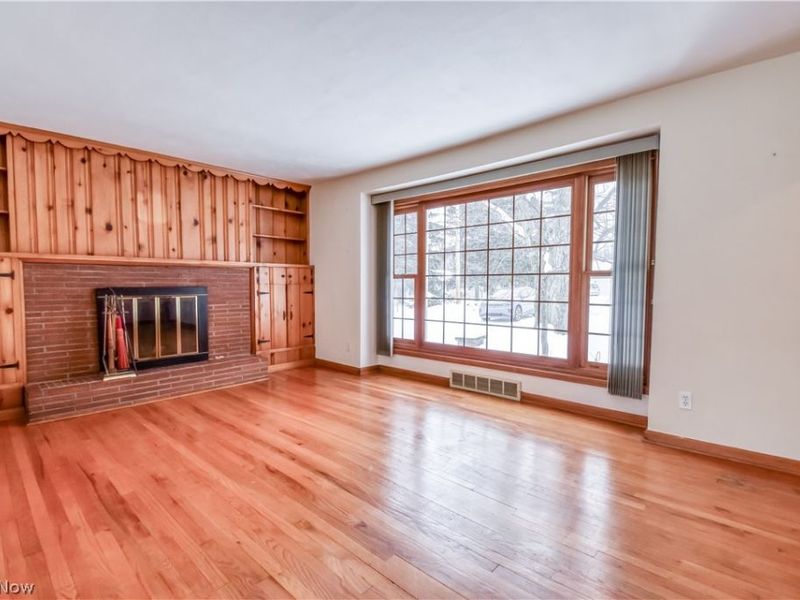 2772 Oak Street, Willoughby Hills, OH 44094 Photo 4