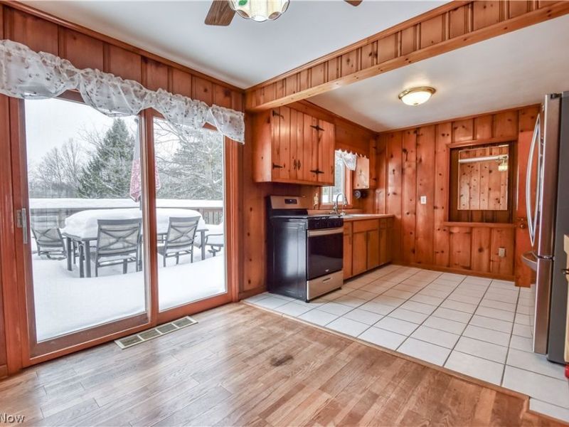 2772 Oak Street, Willoughby Hills, OH 44094 Photo 6