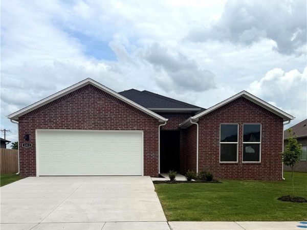 1011 Thornwood Place, Bentonville, AR 72713