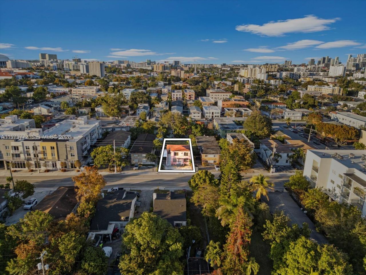 937 SW 7th St , Miami, FL 33130 Photo