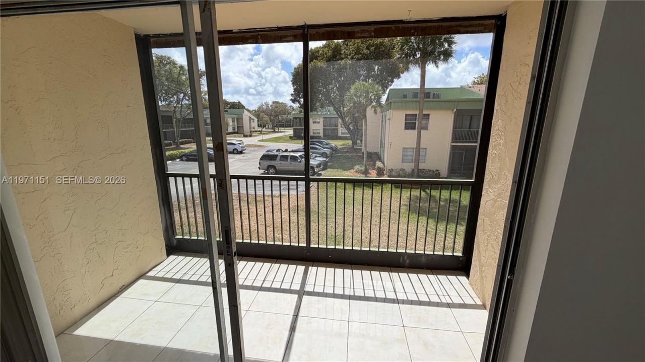 4276 NW 89th Ave, Unit 204, Coral Springs, FL 33065 Photo