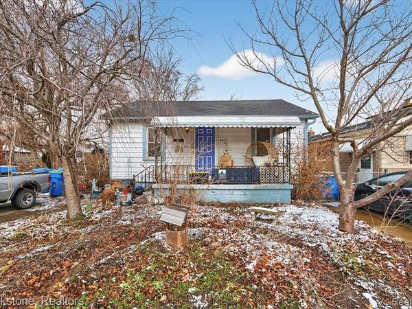 6027 Peck Avenue, Warren, MI 48092