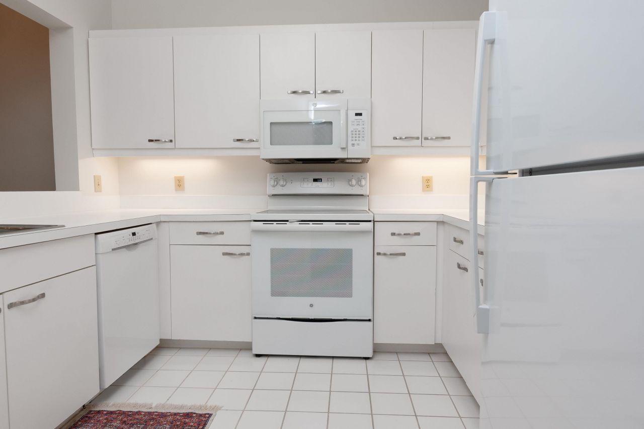 808 Castleford Circle  Photo 12